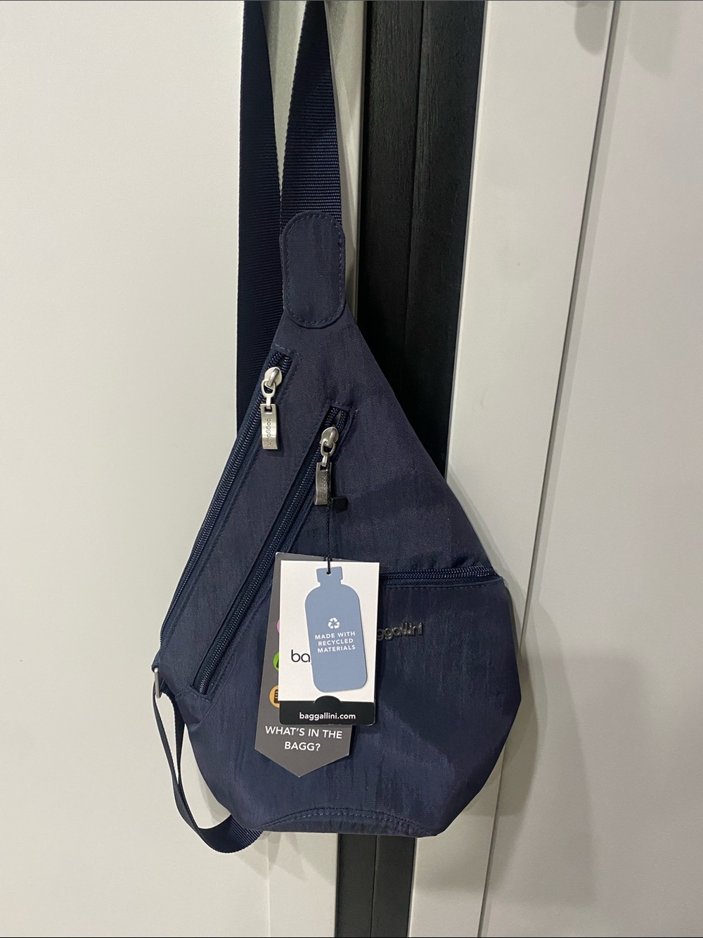 🆕💙Baggallini Mini Sling, Dark Navy Blue